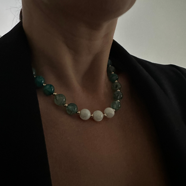THE GREEN ABUNDANCE GOLD NECKLACE