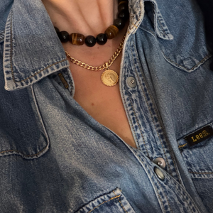 THE AMBER NECKLACE